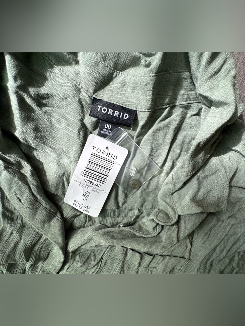 New torrid Madison long sleeve gauze light sage green button-down blouse 50$